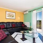 Дом отдыха Pet Friendly In *