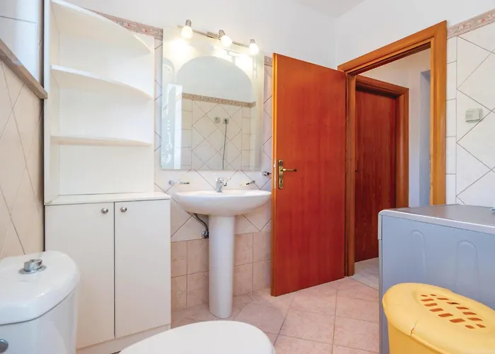 Сasa de vacaciones 4 Bedroom Stunning In *