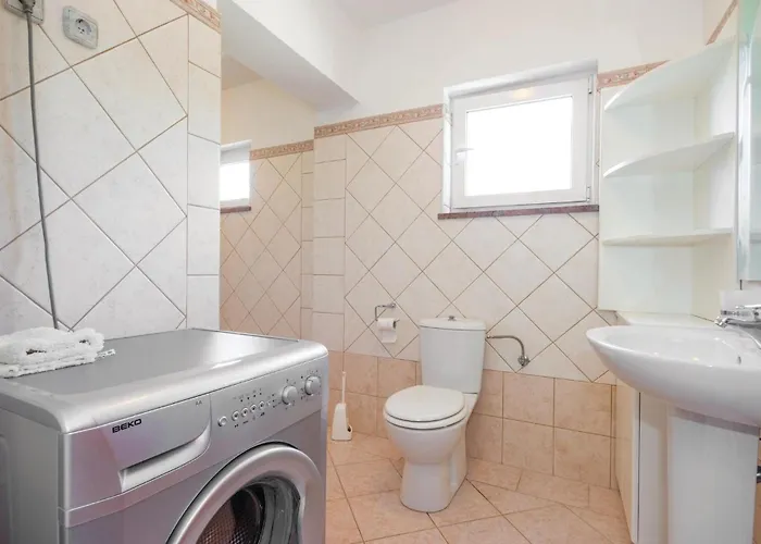4 Bedroom Stunning In *