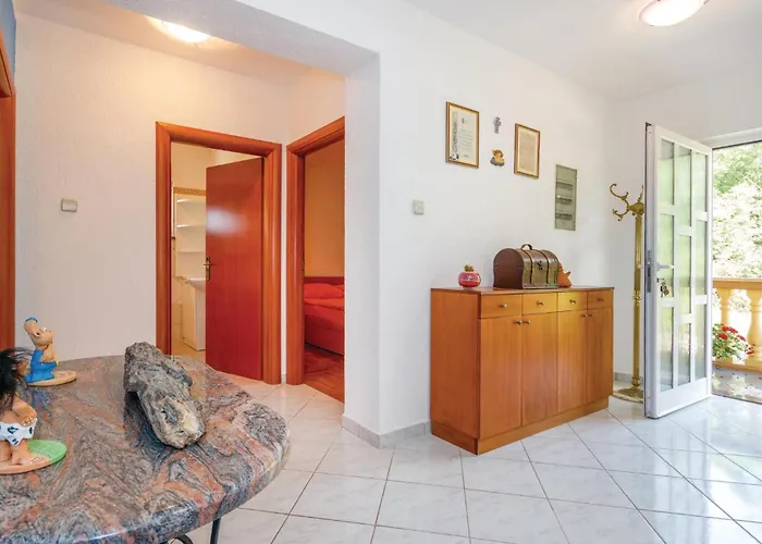 4 Bedroom Stunning In Viskovo