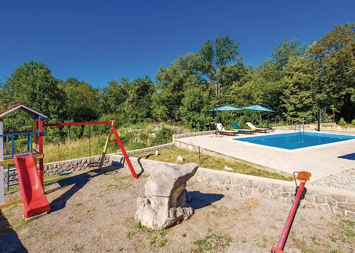 Сasa de vacaciones 4 Bedroom Stunning In