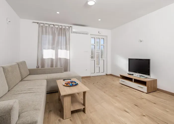 4 Bedroom Stunning In *