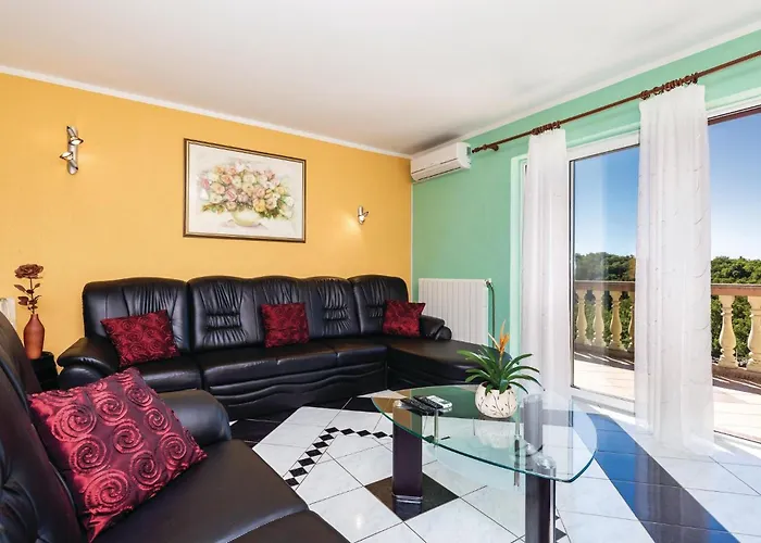 Сasa de vacaciones 4 Bedroom Stunning In *