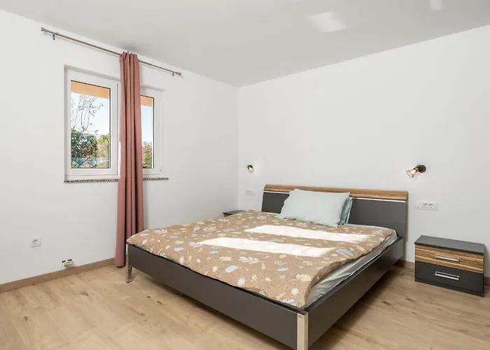 Сasa de vacaciones 4 Bedroom Stunning In *