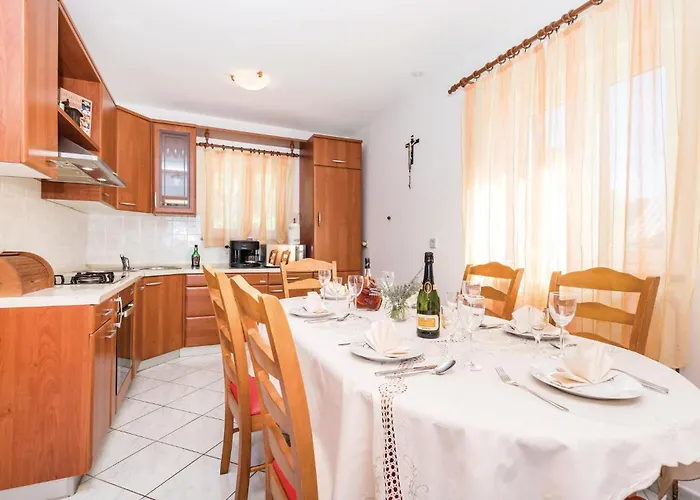 Сasa de vacaciones 4 Bedroom Stunning In