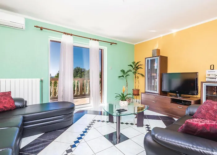 4 Bedroom Stunning In Viskovo