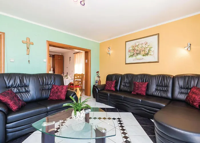 4 Bedroom Stunning In