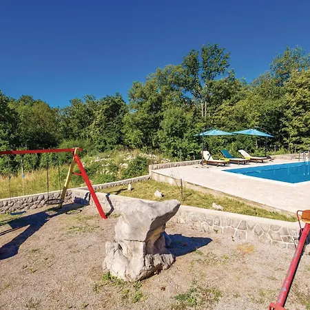 Holiday home 4 Bedroom Stunning In Viskovo