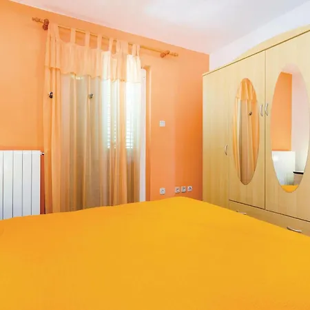 4 Bedroom Stunning In Viskovo Holiday home *