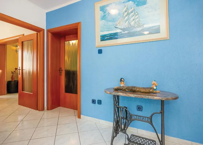 4 Bedroom Stunning In 別荘 Viskovo