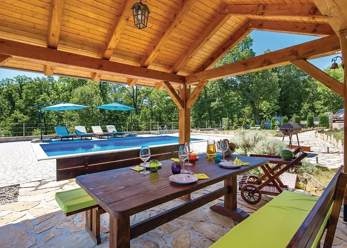 別荘 4 Bedroom Stunning In Viskovo